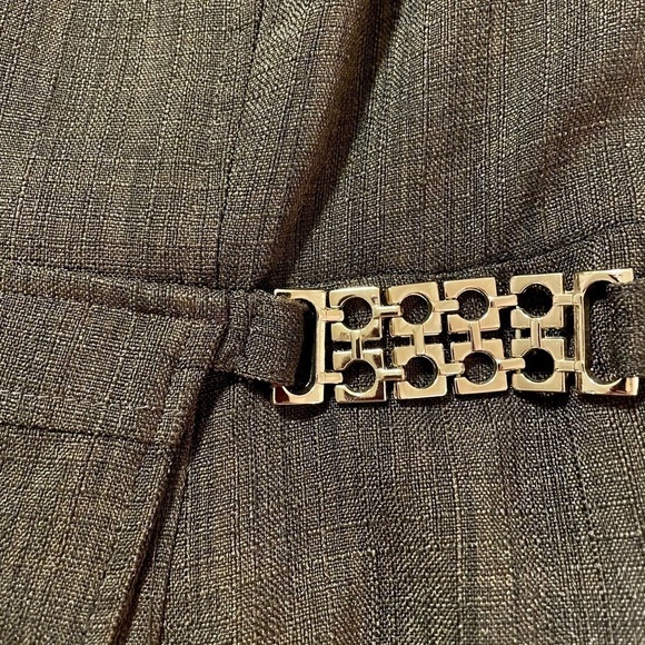 Ellen Tracy Brown Sleeveless Sheath with Mid-Century Gold Metal Accent Size 6 - Picture 9 of 12